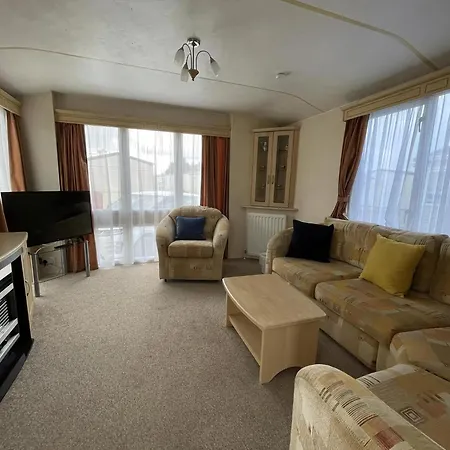 Superb 6 Berth Caravan At St Osyth Beach Holiday Park In Essex Ref 28062Fv Clacton-on-Sea Exterior photo