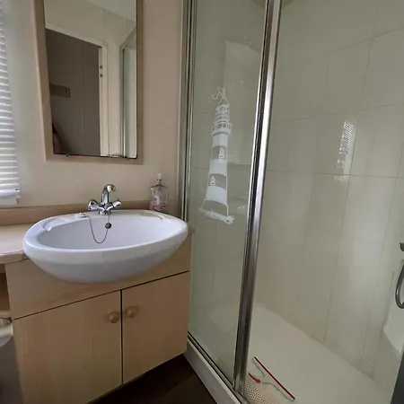 Superb 6 Berth Caravan At St Osyth Beach Holiday Park In Essex Ref 28062Fv Clacton-on-Sea Exterior photo