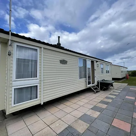 Superb 6 Berth Caravan At St Osyth Beach Holiday Park In Essex Ref 28062Fv Clacton-on-Sea Exterior photo