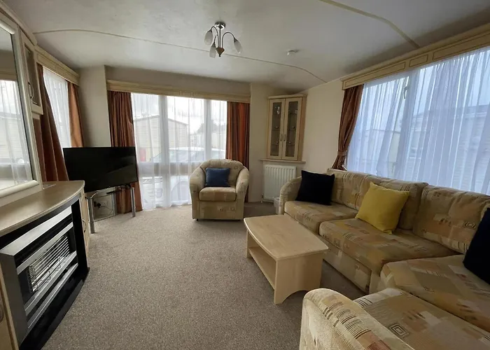Superb 6 Berth Caravan At St Osyth Beach Holiday Park In Essex Ref 28062Fv