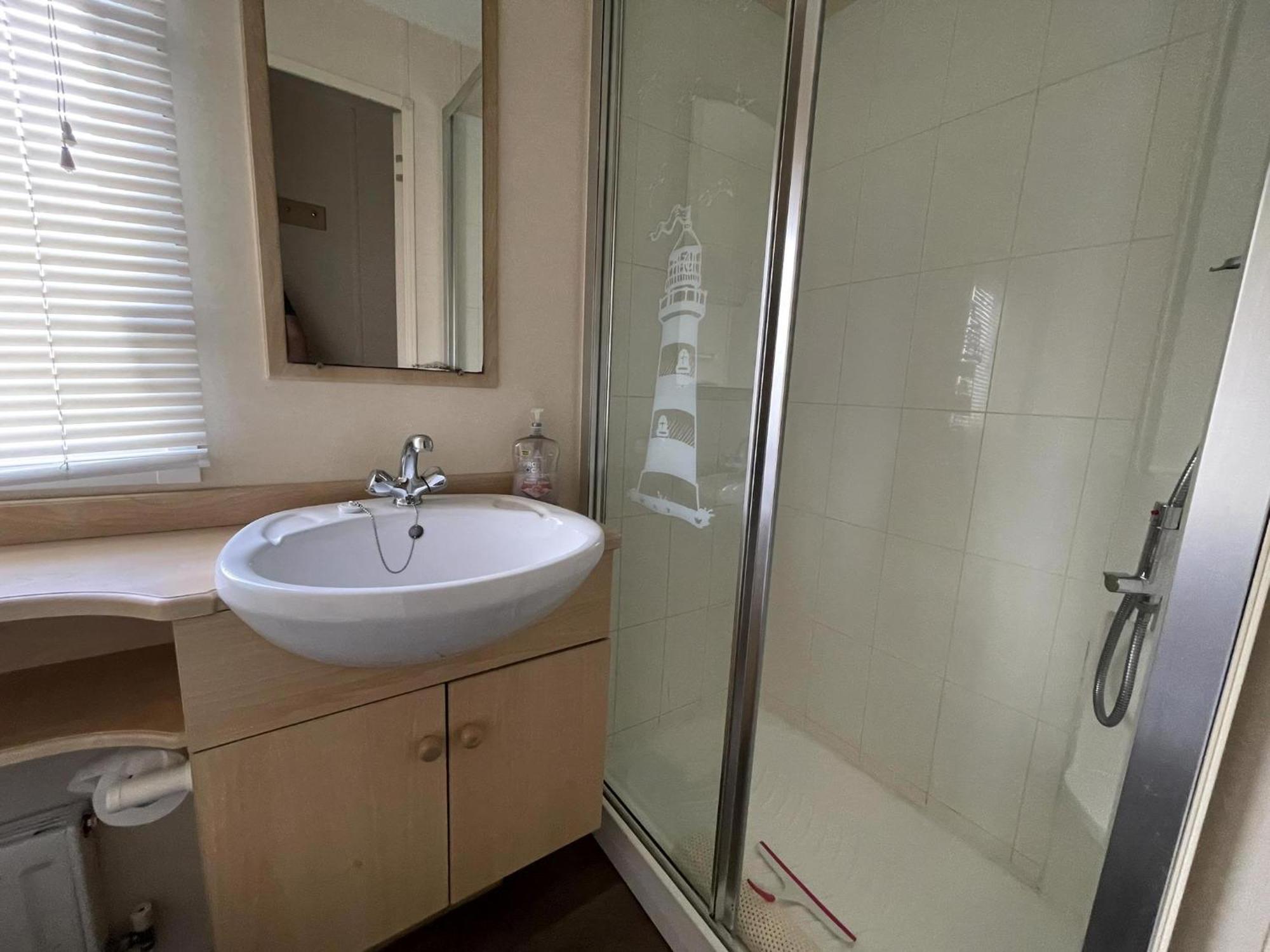 Superb 6 Berth Caravan At St Osyth In Essex Ref 28062fv *